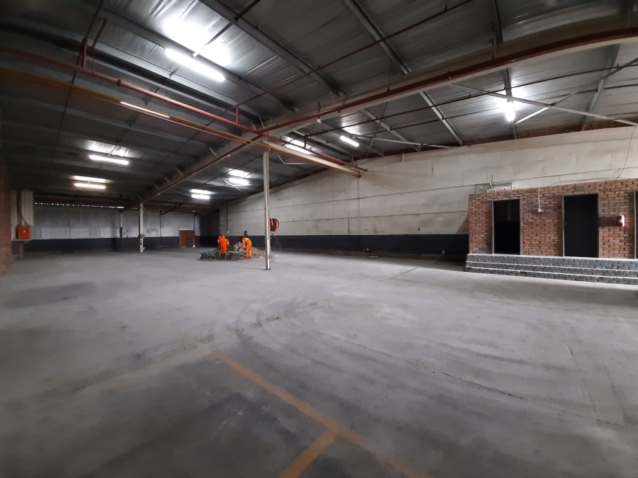To Let Commercial Property for Rent in Wilsonia Eastern Cape